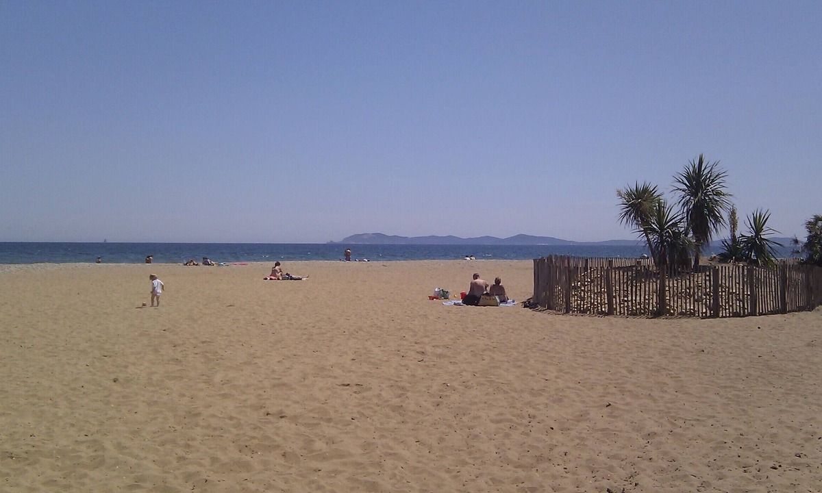 Toulon - Hyeres House | 3 bedroom house 90m² Hyères the sea is 50 meters from the beach