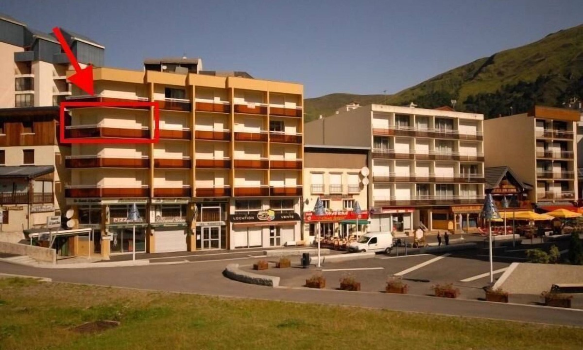 Eaux-Bonnes Apartment | 30m from ski slopes, 1st floor, view ski slopes, tv, 24m², Gourette