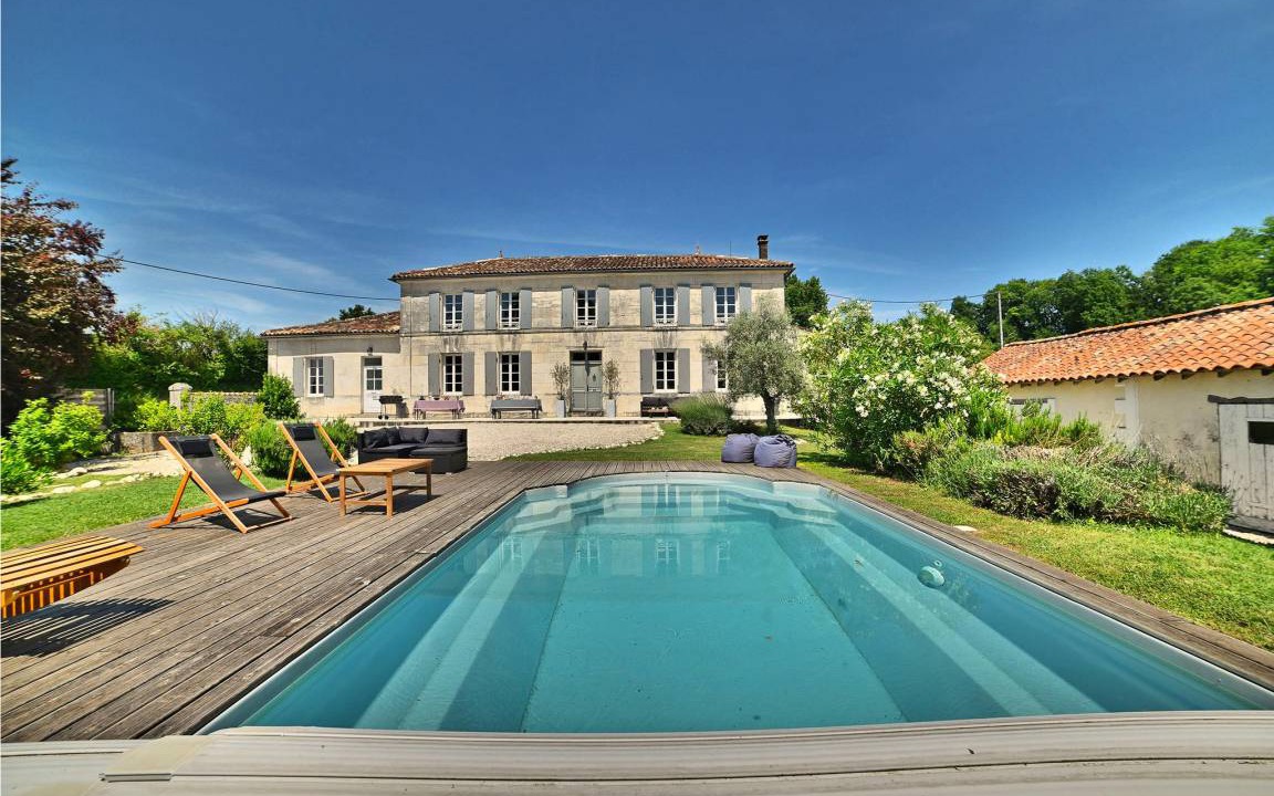 Arthenac House | 328 m² House ∙ 6 bedrooms ∙ 12 guests