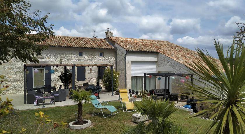 Saint-Georges-des-Agouts Bed & Breakfast | 33 m² Bed and breakfast ∙ 2 guests