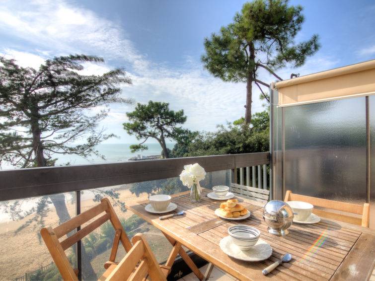 Saint-Palais-sur-Mer Apartment | 35 m² Apartment ∙ 1 bedroom ∙ 4 guests