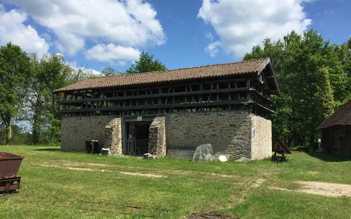 Coussac-Bonneval House | 35 m² House ∙ 1 bedroom ∙ 2 guests