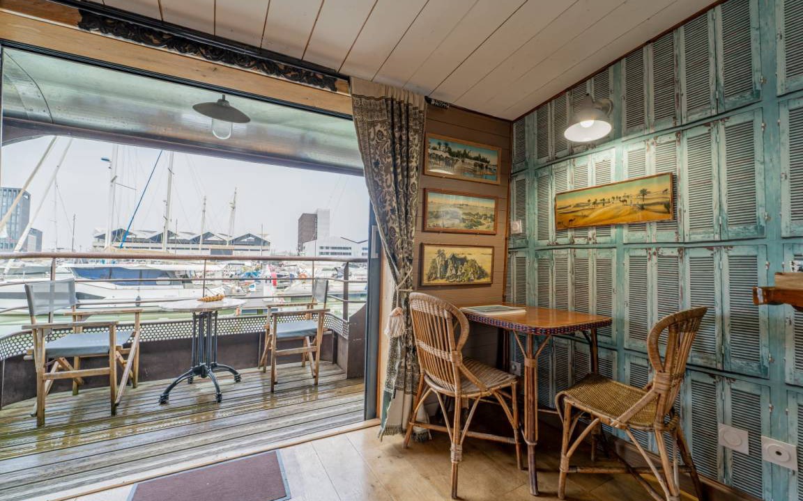 Bassins a Flot Boat Rental | 35 m² Houseboat ∙ 1 bedroom ∙ 2 guests