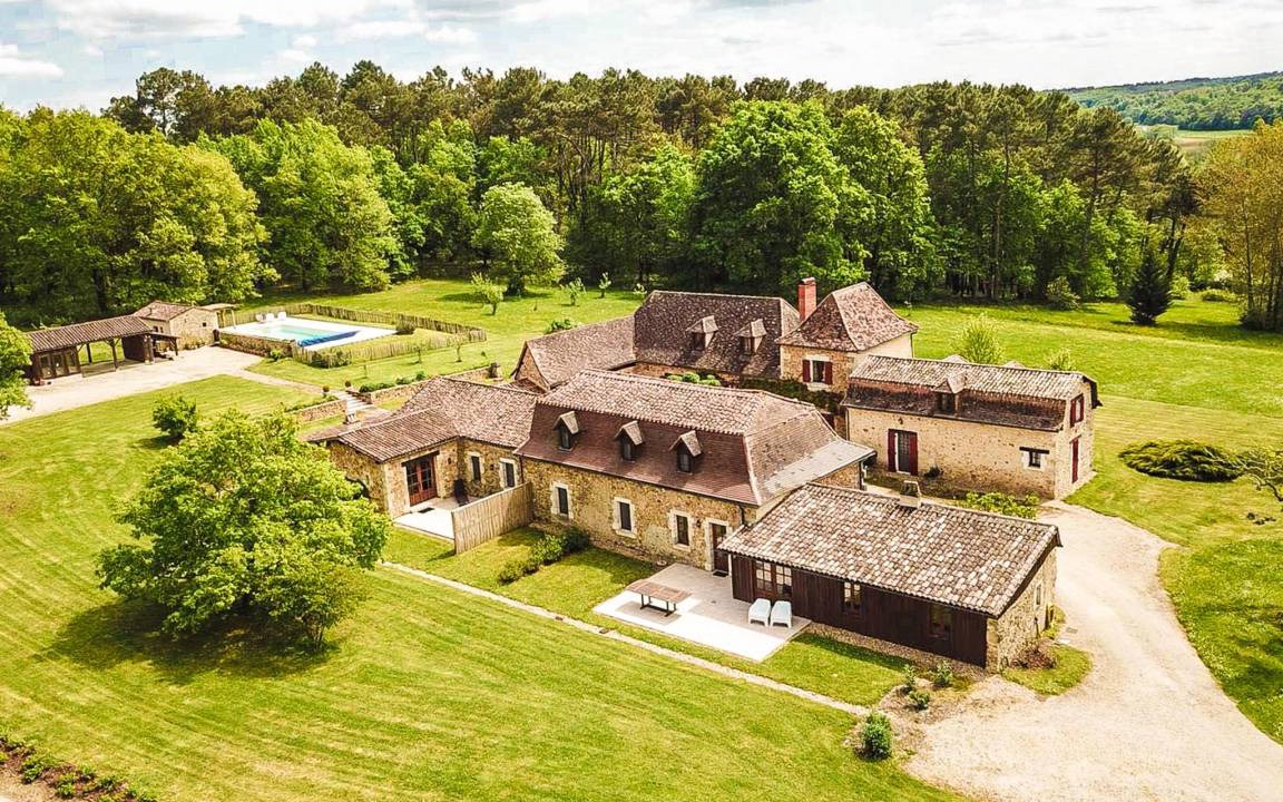 Issac House | 350 m² House ∙ 12 bedrooms ∙ 24 guests