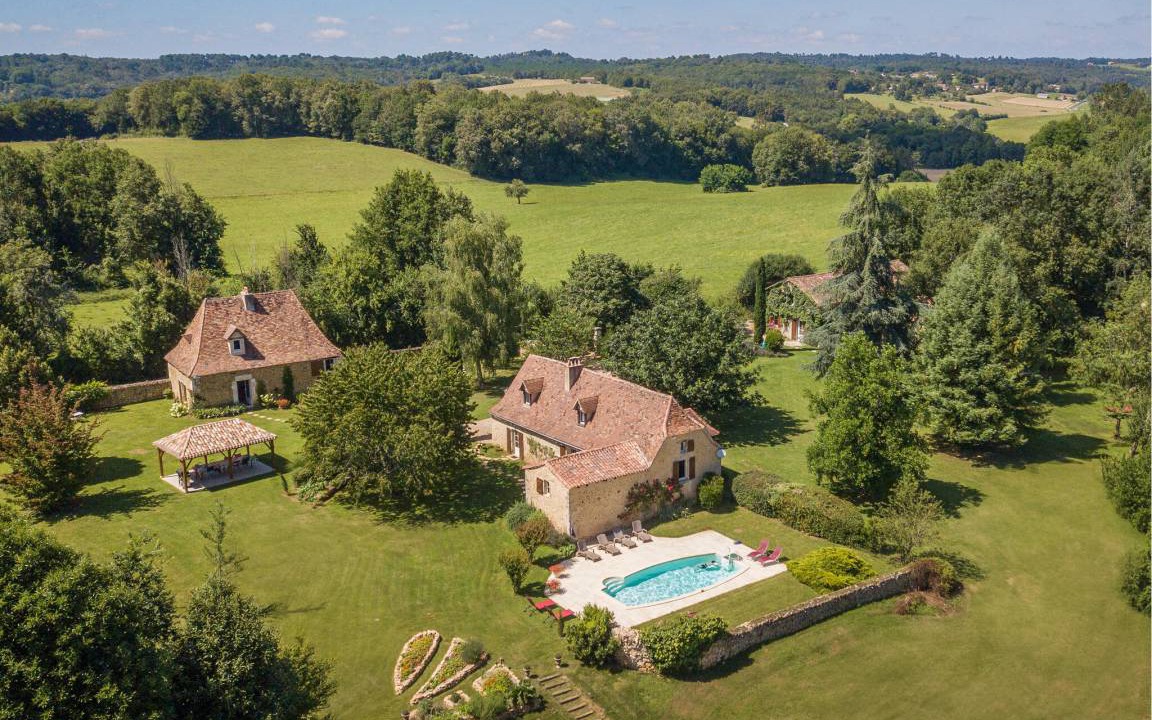 Douville House | 380 m² House ∙ 4 bedrooms ∙ 9 guests