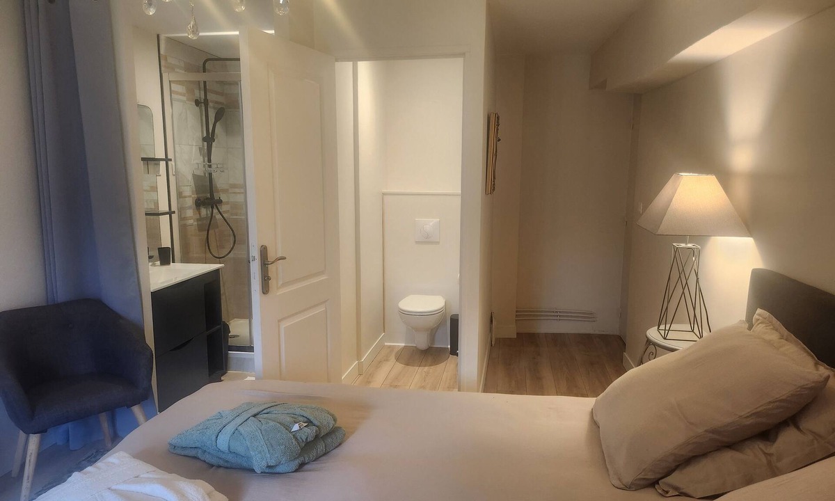 Saint-Leonard-de-Noblat Bed & Breakfast | 4 Bedroom Bed & breakfast in Saint-LÃ©onard-de-Noblat