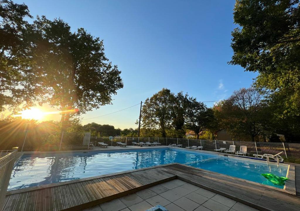 Saint-Aubin-de-Nabirat House | 4-Gîte 4 personnes avec piscine
