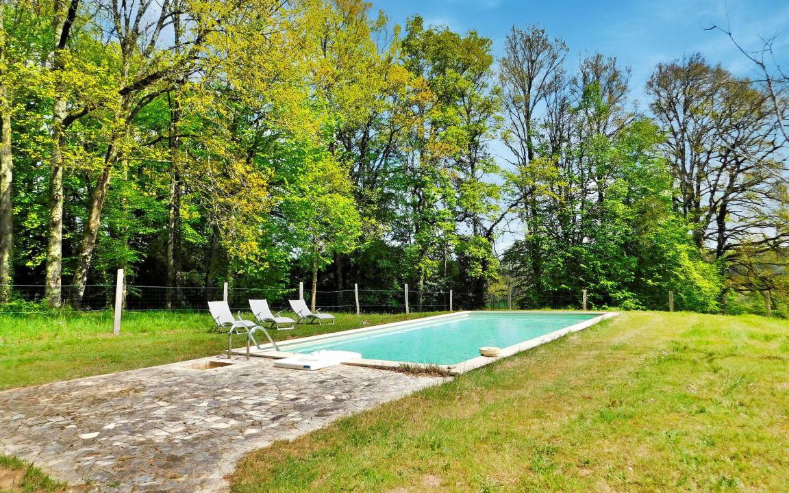 Saint-Medard-d'Excideuil House | 400 m² House ∙ 6 bedrooms ∙ 12 guests