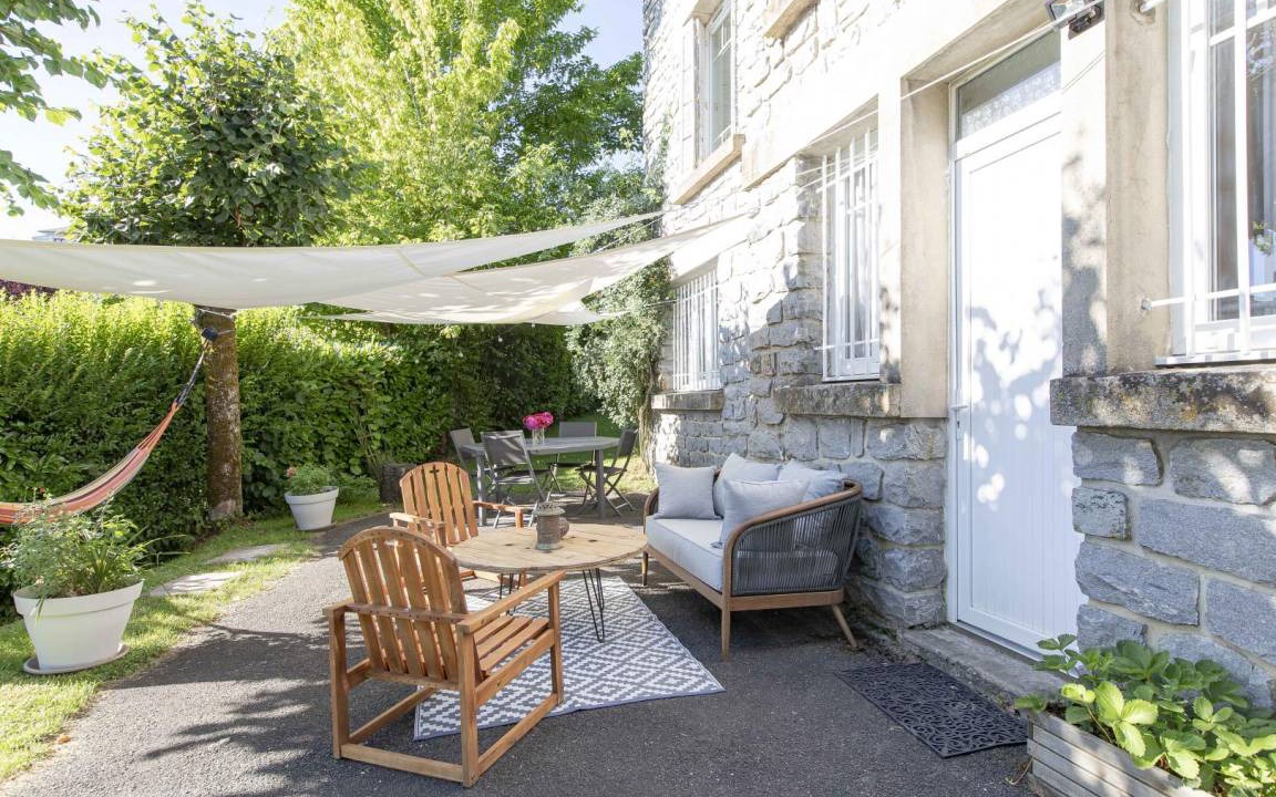 Uzerche House | 40 m² Gîte ∙ 1 bedroom ∙ 2 guests