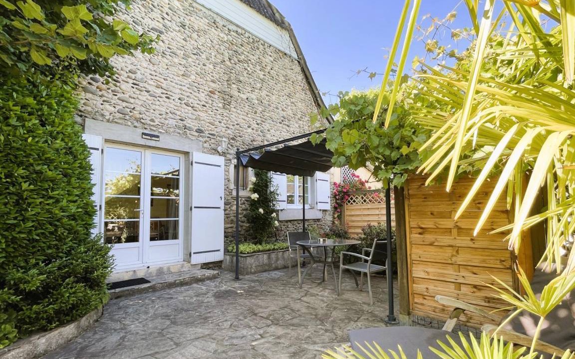 Assat House | 40 m² Gîte ∙ 1 bedroom ∙ 2 guests