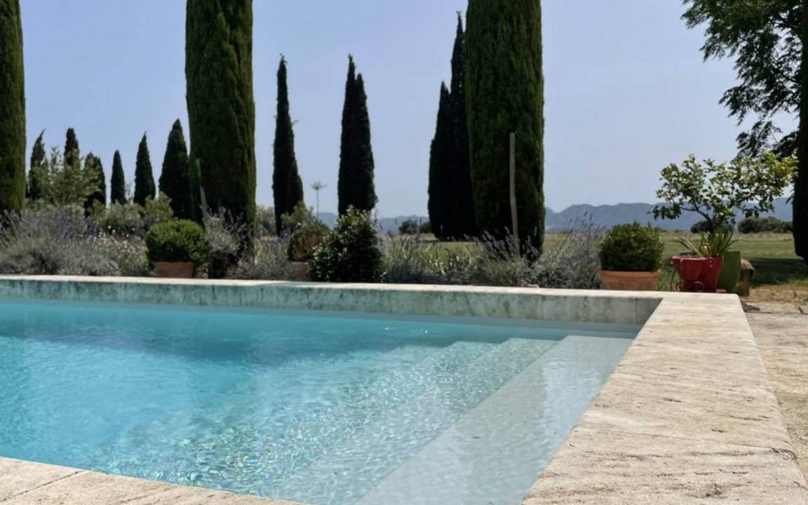 Eyragues House | 400 m² House ∙ 4 bedrooms ∙ 8 guests