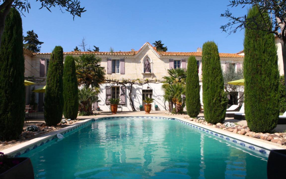 Saint-Gilles Villa | 400 m² Villa ∙ 11 bedrooms ∙ 26 guests