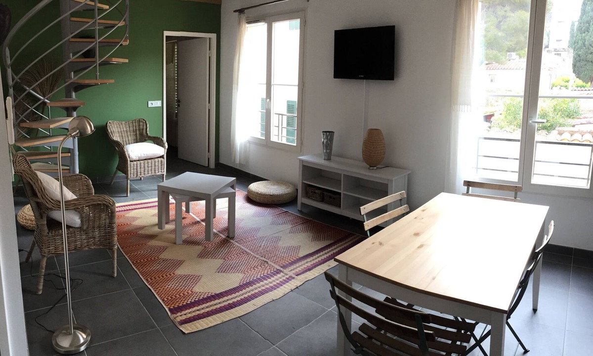 Porquerolles Apartment | 40m2 duplex, sleeps 4 in the heart of the village on the island of Porquerolles