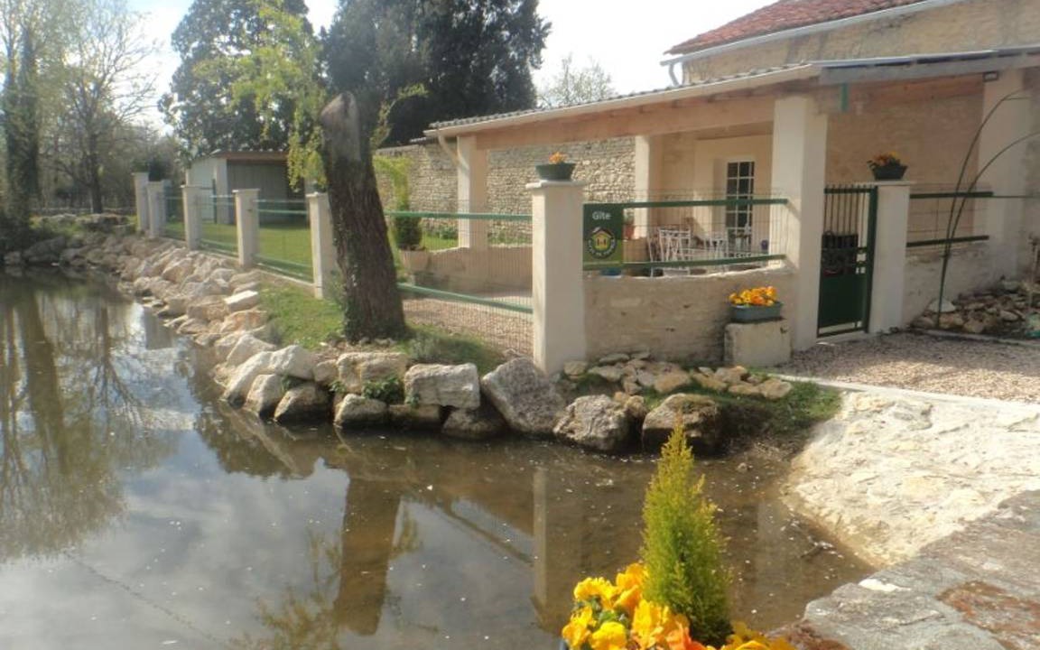 Saint-Sulpice-de-Cognac Cottage | 45 m² Cabin ∙ 2 bedrooms ∙ 4 guests
