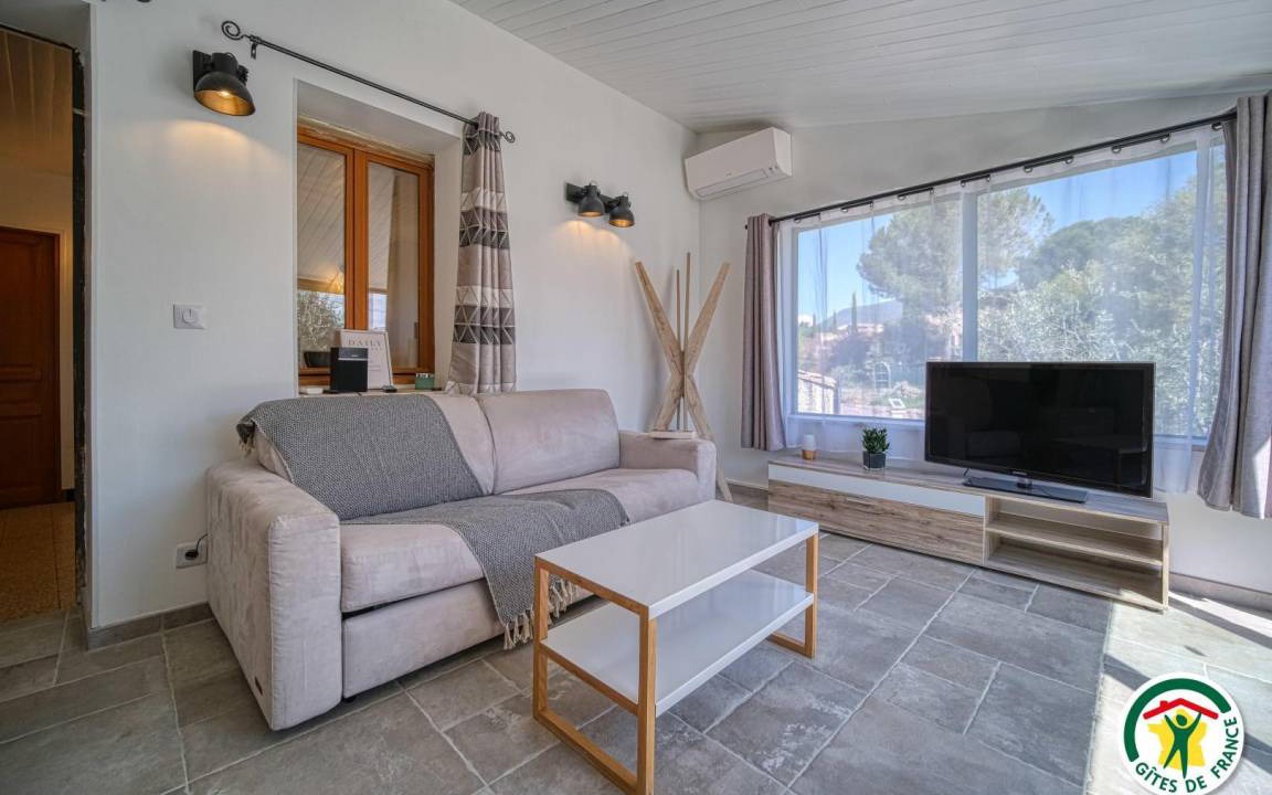Mirabel-aux-Baronnies House | 45 m² Gîte ∙ 1 bedroom ∙ 2 guests