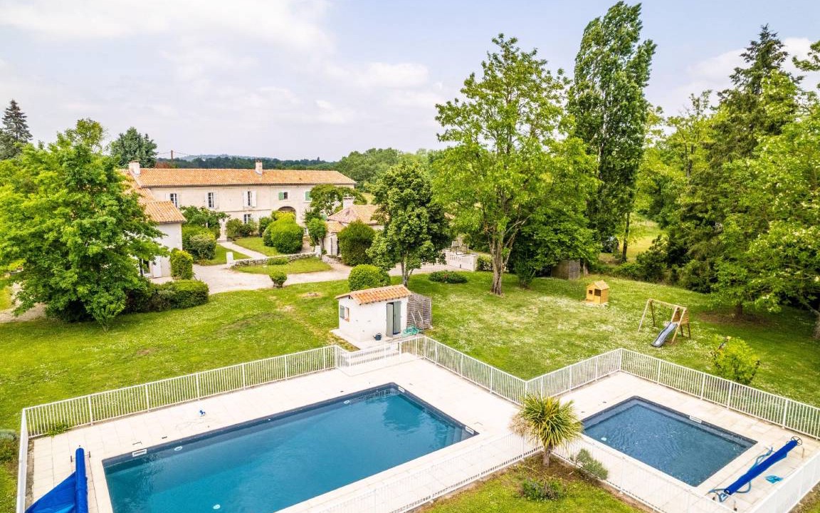 Ronsenac House | 450 m² House ∙ 13 bedrooms ∙ 28 guests