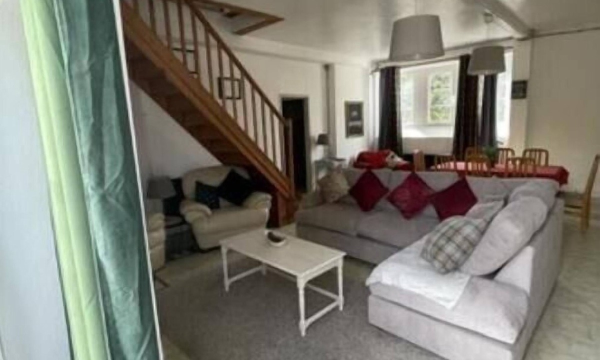 Passirac House | 5 Bedroom Gite, Family Friendly, pet Friendly Relaxing Stay.