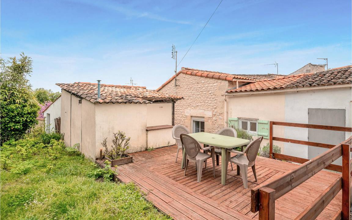 Mortagne-sur-Gironde House | 50 m² House ∙ 2 bedrooms ∙ 4 guests
