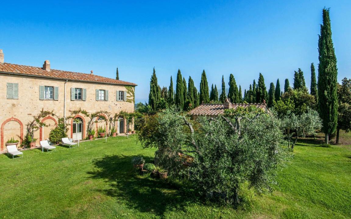 Montalcino Villa | 500 m² Villa ∙ 8 bedrooms ∙ 16 guests