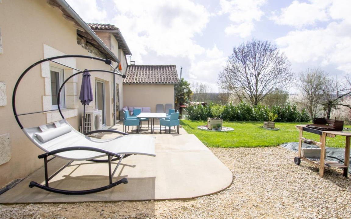 Saint-Martial-de-Valette Cottage | 60 m² Cabin ∙ 2 bedrooms ∙ 4 guests