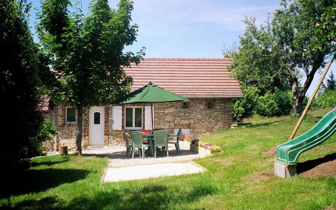 Sainte-Fortunade House | 60 m² Gîte ∙ 2 bedrooms ∙ 4 guests