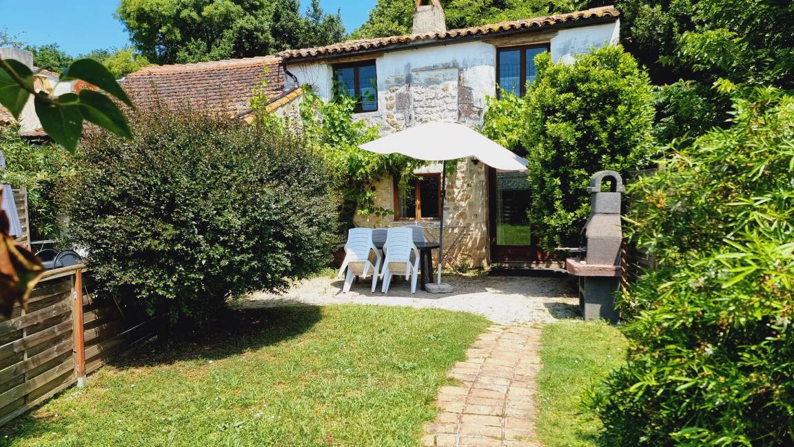 Saint-Just-Luzac House | 60 m² House ∙ 2 bedrooms ∙ 4 guests