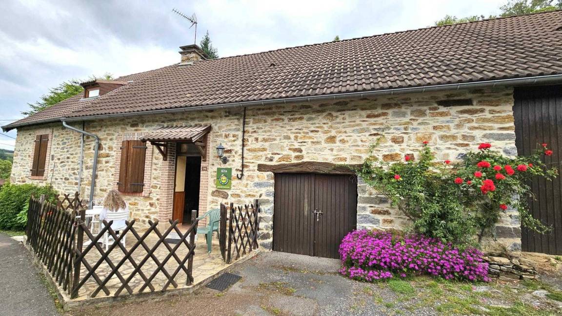 Sainte-Fortunade House | 61 m² Gîte ∙ 2 bedrooms ∙ 5 guests