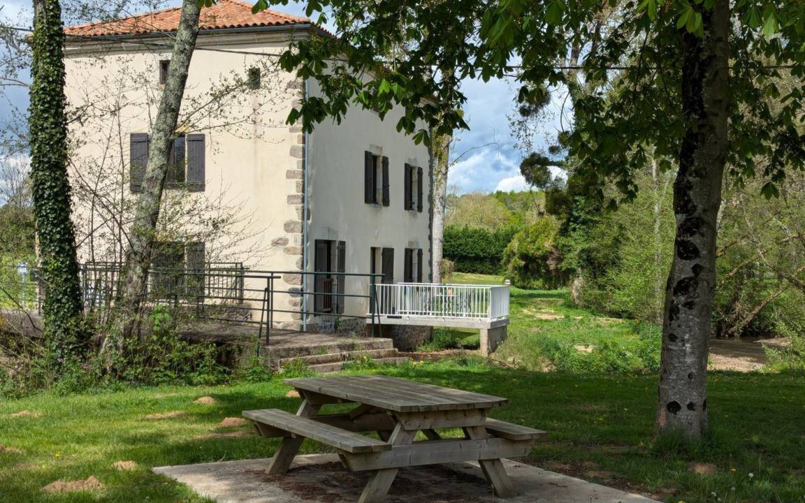 Saint-Maurice-des-Lions Cottage | 62 m² Cabin ∙ 2 bedrooms ∙ 6 guests