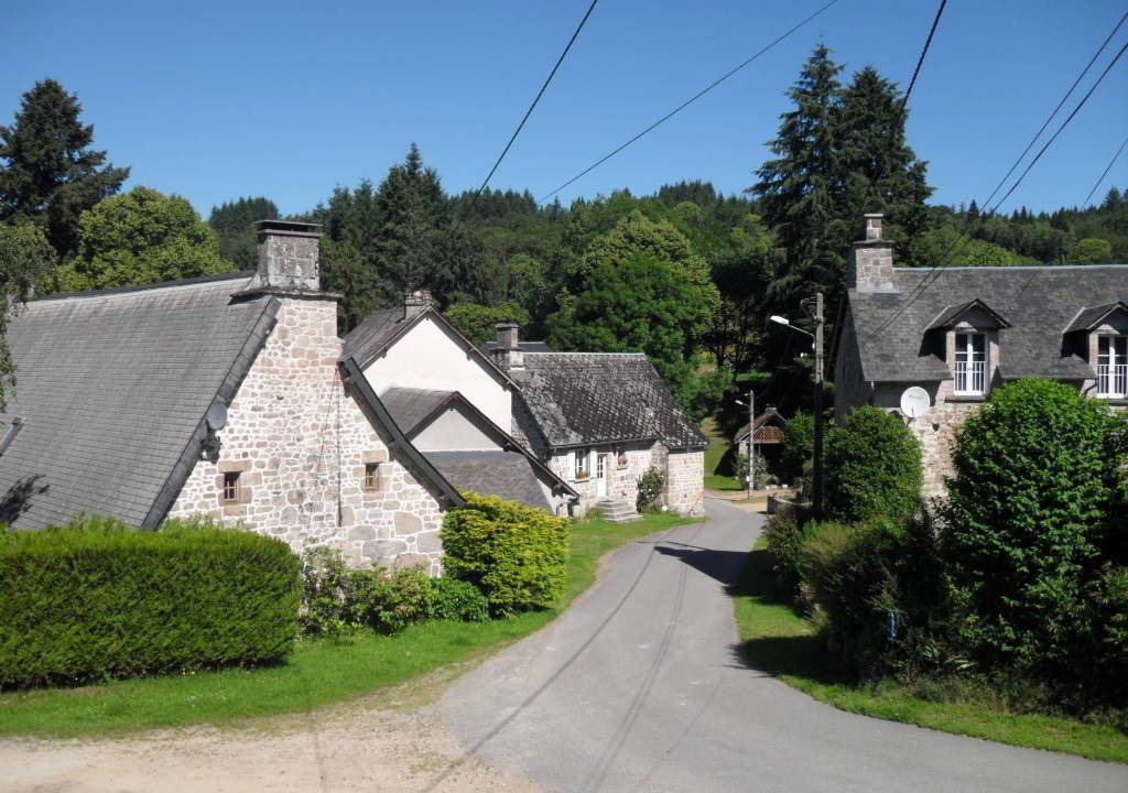 Saint-Yrieix-le-Dejalat House | 75 m² Gîte ∙ 2 bedrooms ∙ 4 guests