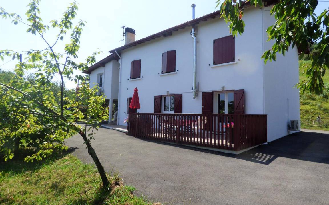 Urrugne House | 75 m² Gîte ∙ 3 bedrooms ∙ 5 guests
