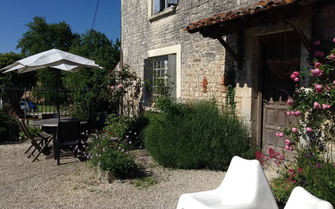 Saint-Mande-sur-Bredoire House | 80 m² House ∙ 2 bedrooms ∙ 4 guests