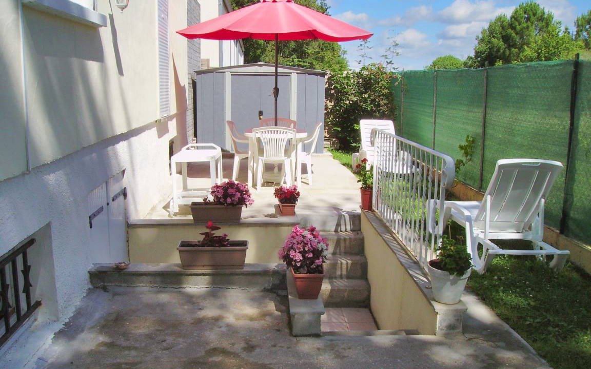 Breuillet Apartment | 82 m² Apartment ∙ 2 bedrooms ∙ 5 guests
