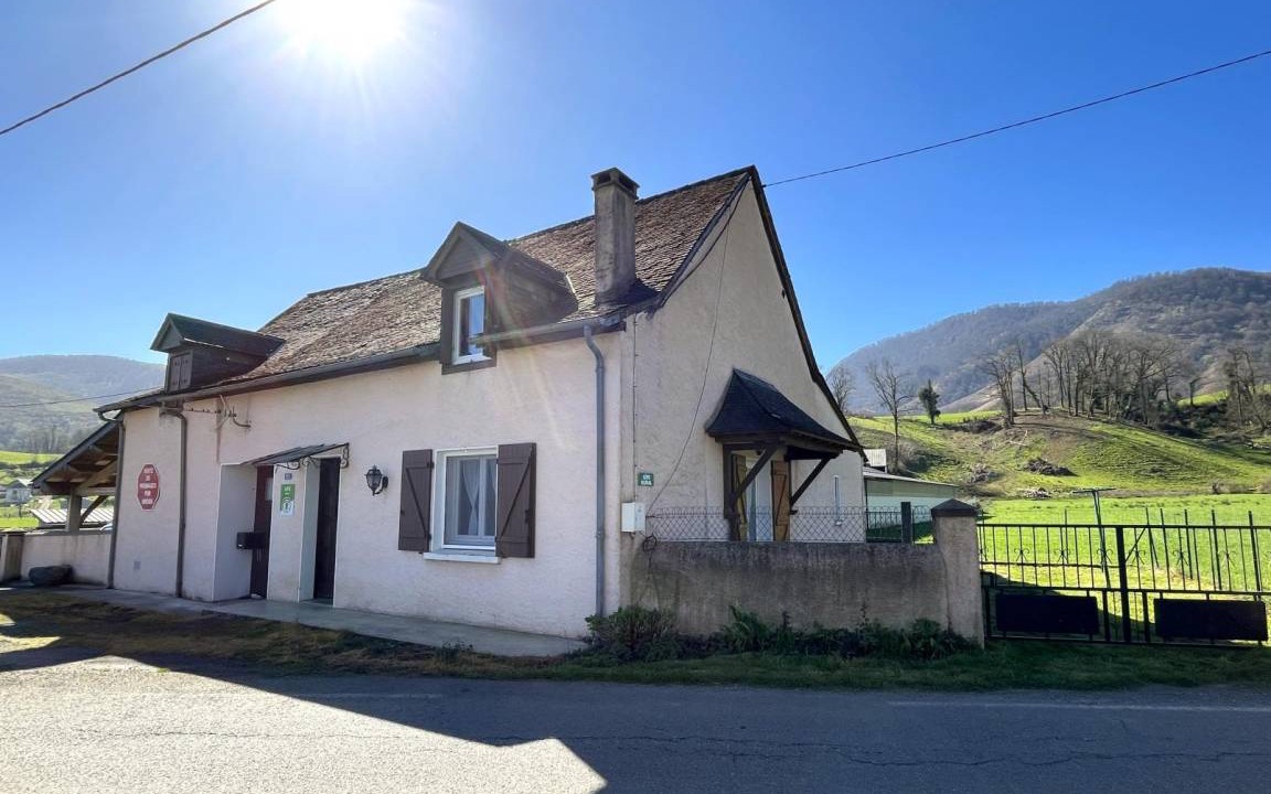 Arette House | 85 m² Gîte ∙ 2 bedrooms ∙ 4 guests
