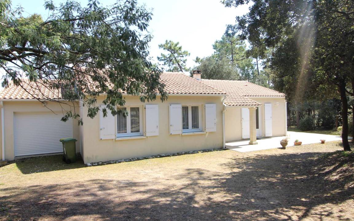 Domino House | 89 m² House ∙ 3 bedrooms ∙ 6 guests