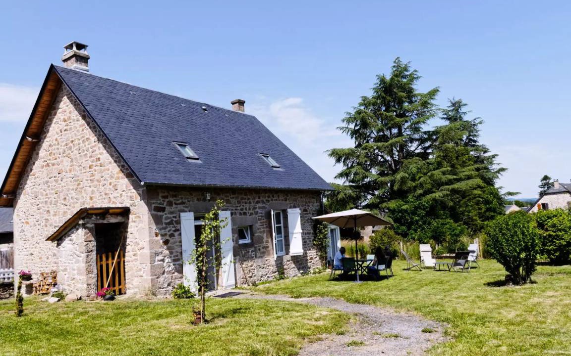 Saint-Yrieix-le-Dejalat House | 90 m² House ∙ 2 bedrooms ∙ 4 guests