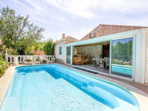 Sollies Pont House | 90 m² House ∙ 3 bedrooms ∙ 6 guests