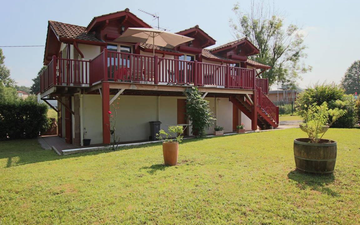 Saint-Jean-Pied-de-Port House | 91 m² Gîte ∙ 2 bedrooms ∙ 4 guests