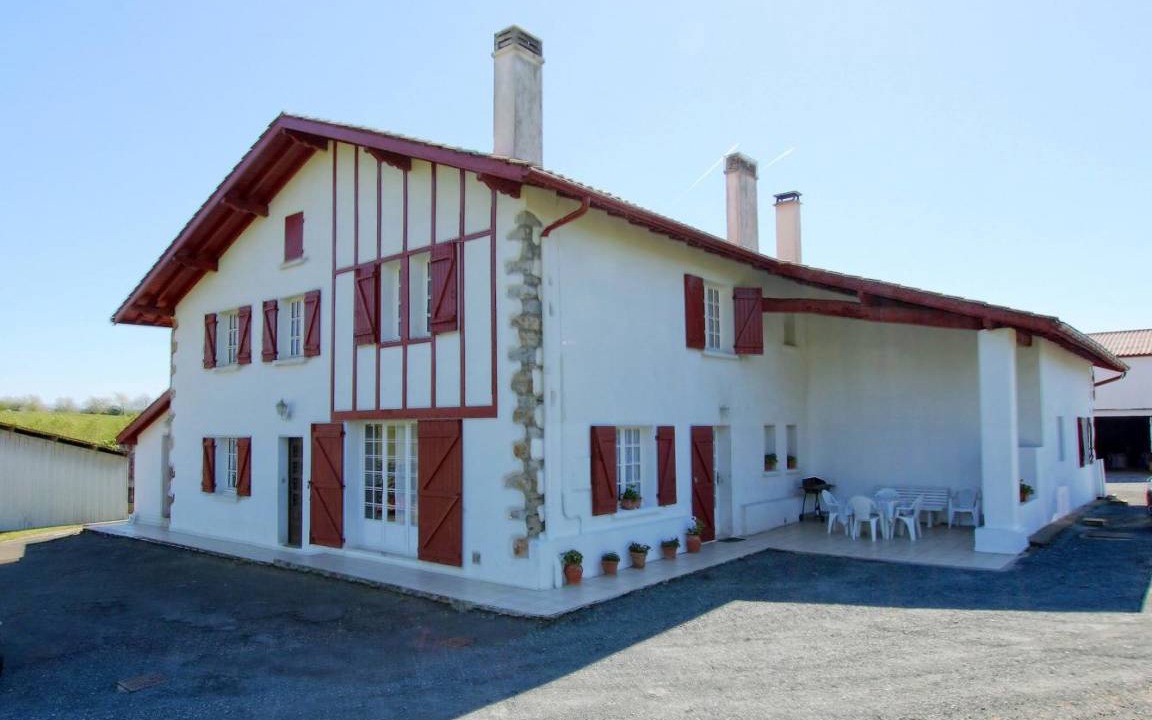 Arbonne House | 95 m² Gîte ∙ 2 bedrooms ∙ 5 guests