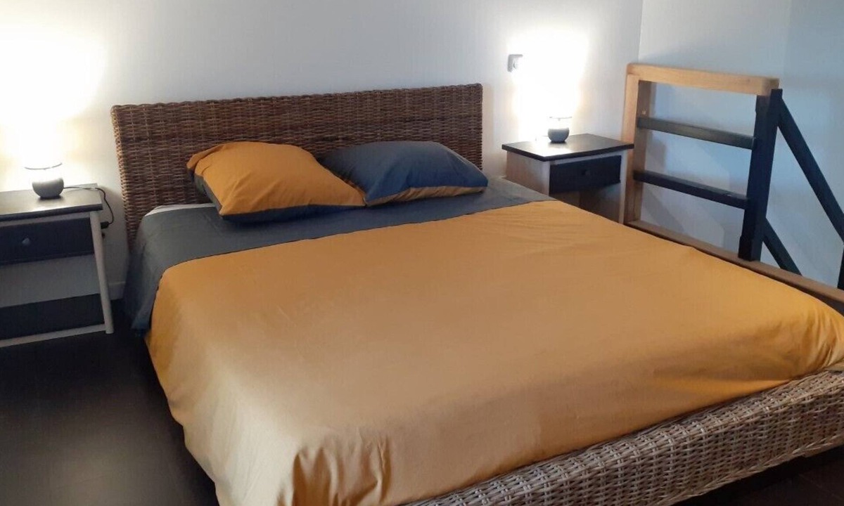 La Rochette Bed & Breakfast | A 5 mn de La Rochefoucauld, Belle Chambre D'hôtes Type Suite