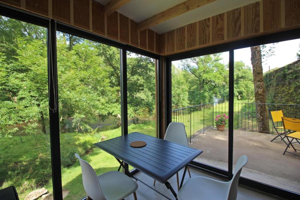 Blanzac House | Abri du martin pecheur