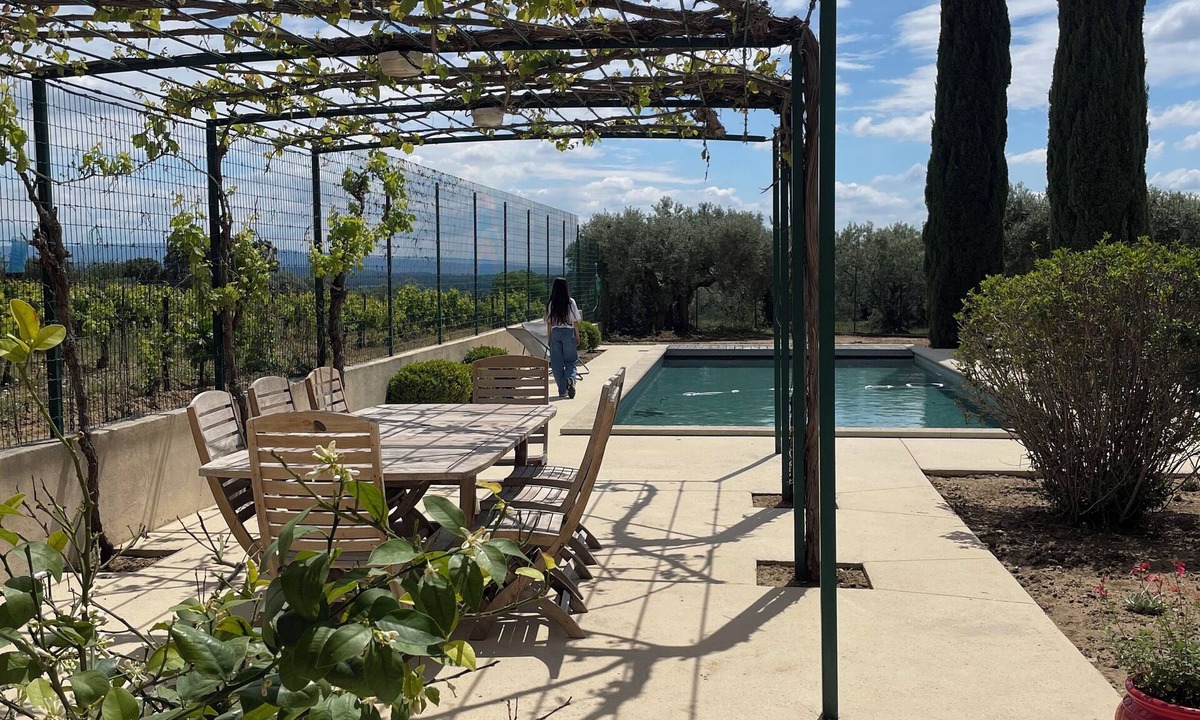 Beaumes-de-Venise Villa | Air-conditioned villa between vineyards and olive groves: 4 bedrooms and private pool