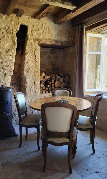 Couze-et-Saint-Front House | Airbnb: Vieilles Pierres et Rivière en Périgord