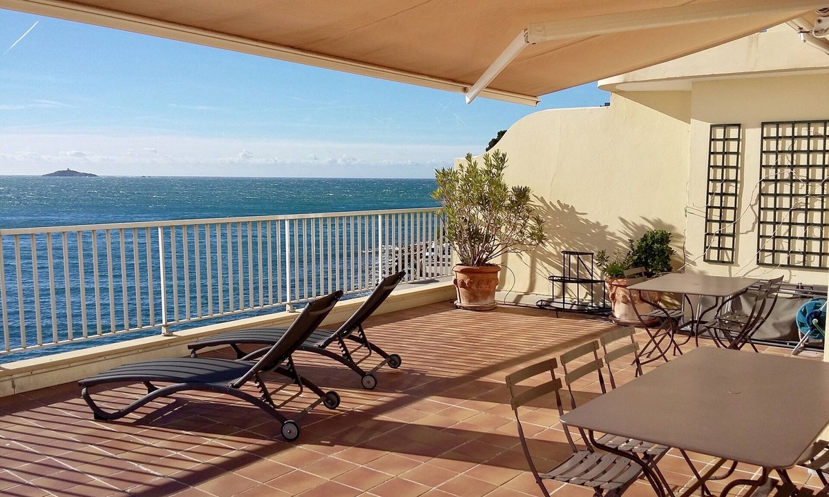 Sanary-sur-Mer Apartment | Apartment/flat" Like on a boat" - Sanary sur Mer