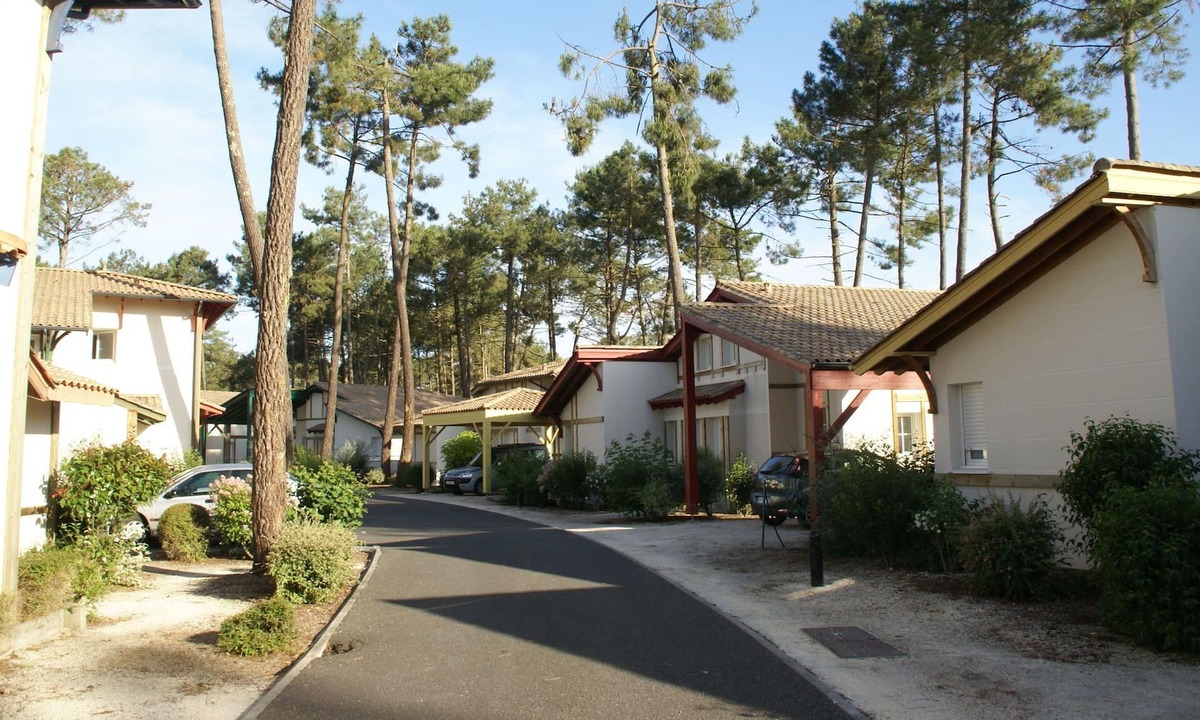 Gujan-Mestras Apartment | Apartment in greens, 6 km. from Gujan-Mestras