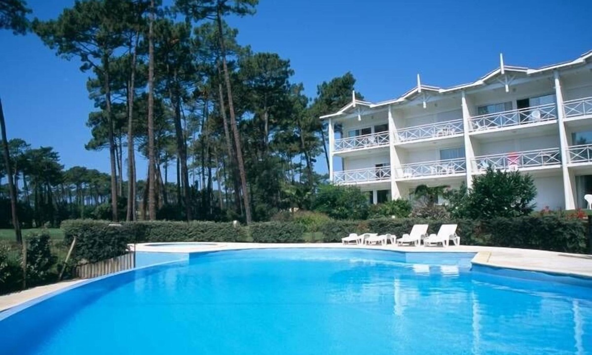Moliets-et-Maa Apartment | Apartment with dishwasher to 700 m. from beach