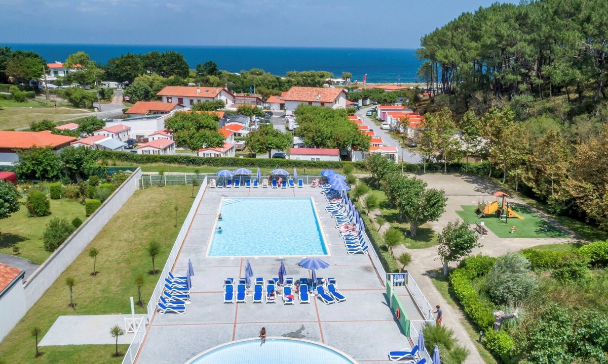 Saint-Jean-de-Luz Condo | Appart Equipé à 400m de la Plage d'Erromardie | Accès Piscine Saisonnière