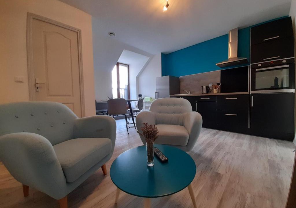 La Roche-Posay Apartment | Appartement 2 chambres avec Wi-Fi, proche centre-ville et thermes de La Roche-Posay - FR-1-541-10