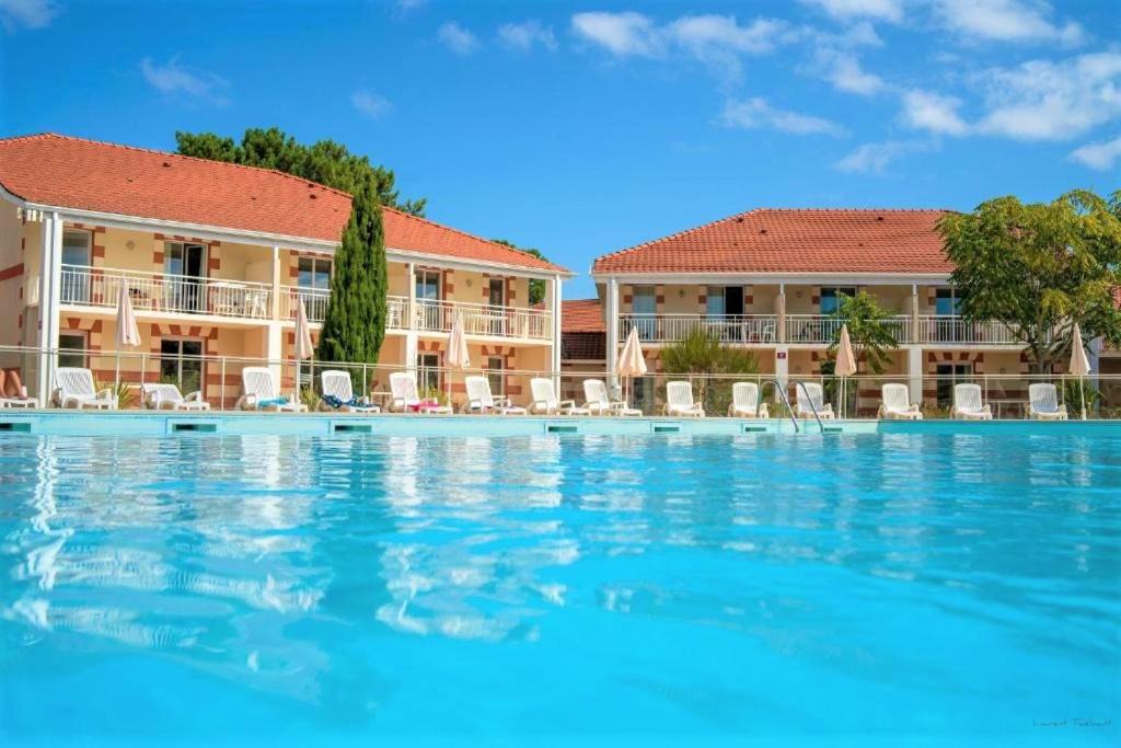 Le Verdon-sur-Mer Apartment | Appartement 6 personnes totalement rénové avec piscine
