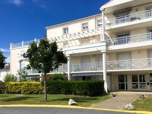 Vaux-sur-Mer Apartment | Appartement avec jardin, piscine et parking, près de la mer - FR-1-494-3