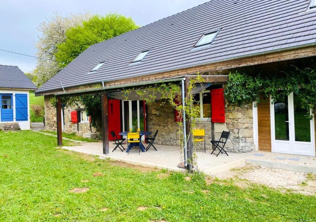 Orgnac-sur-Vezere Apartment | Appartement charmant Orgnac-sur-Vézère avec jardin et parking